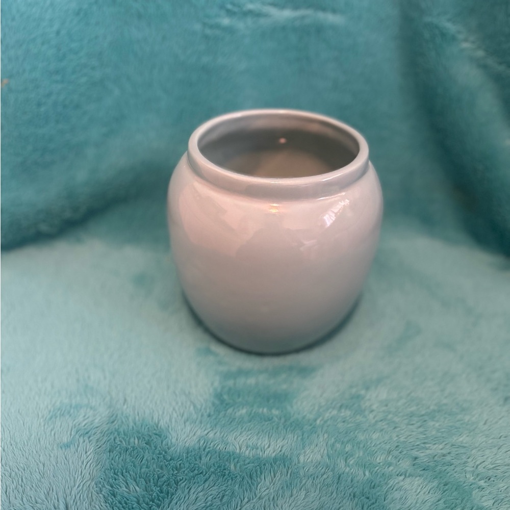 Like New Beautiful Light Aqua Ceramic Vase - Picture 2 of 3
